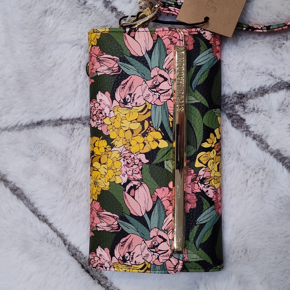 Steve Madden trifold